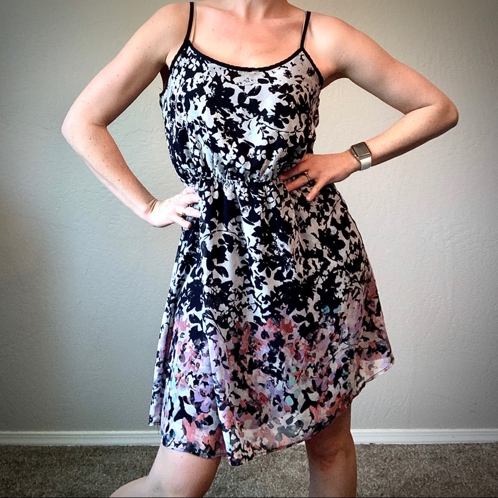 Women’s Floral cinched waist dress w/ strappy back